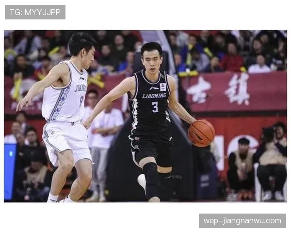 抱人犯规判罚标准为何经常引发裁判尺度争议？