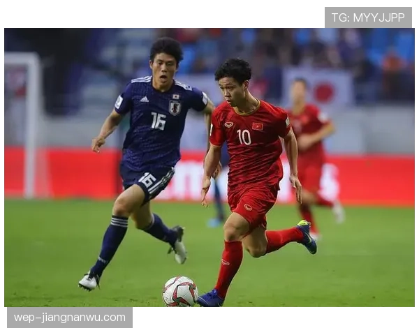 孙兴慜与梅西边锋能力对比：效率、技术及战术角色差异解析