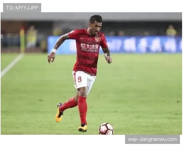 压制后防前插撕裂，保利尼奥本赛季中场跑位胜过上季